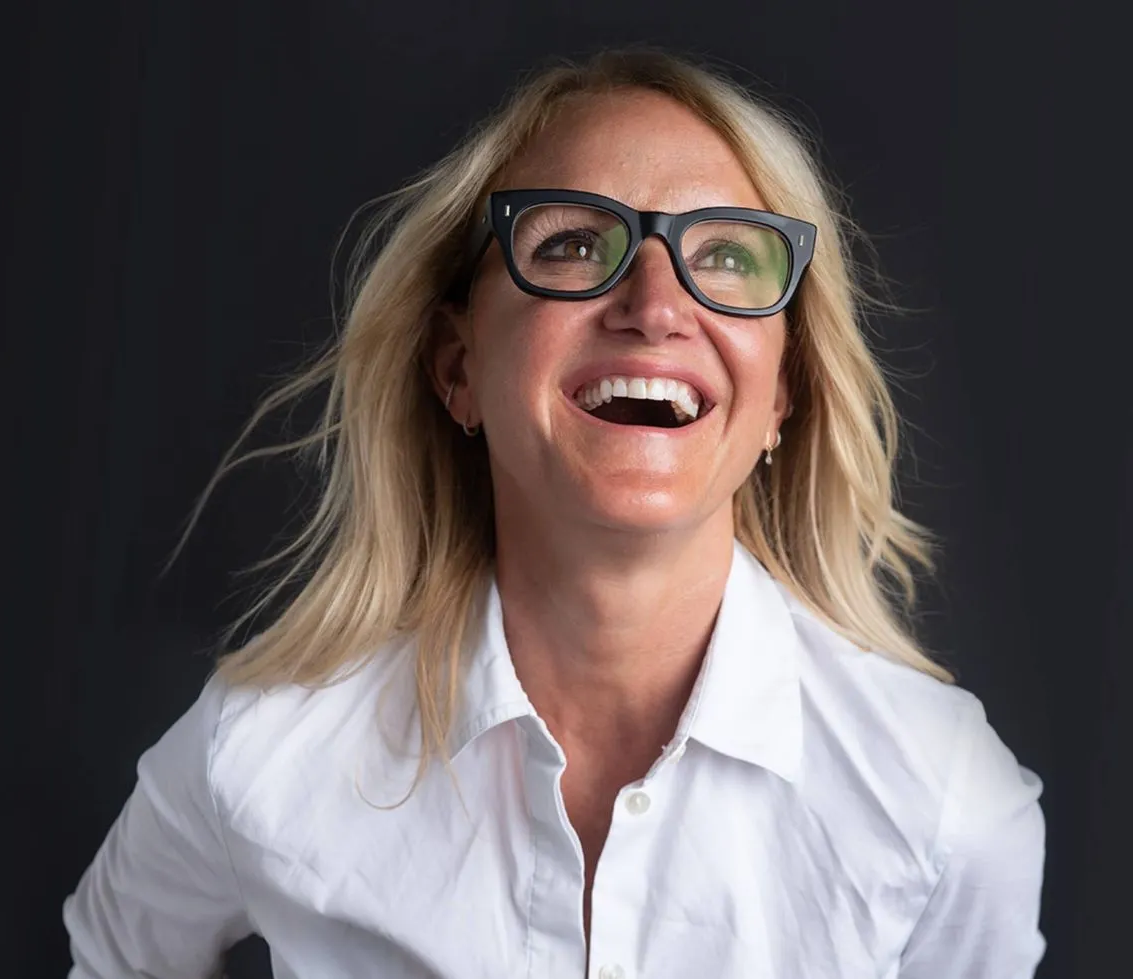 10 Reasons to Listen to the Mel Robbins Podcast